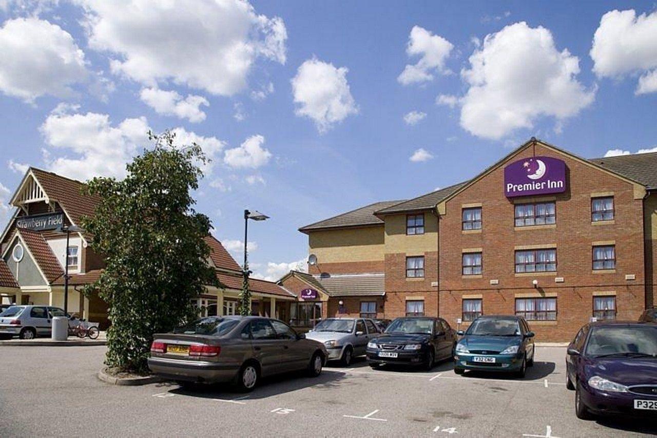 Premier Inn Premier Inn Southend Airport Exterior photo