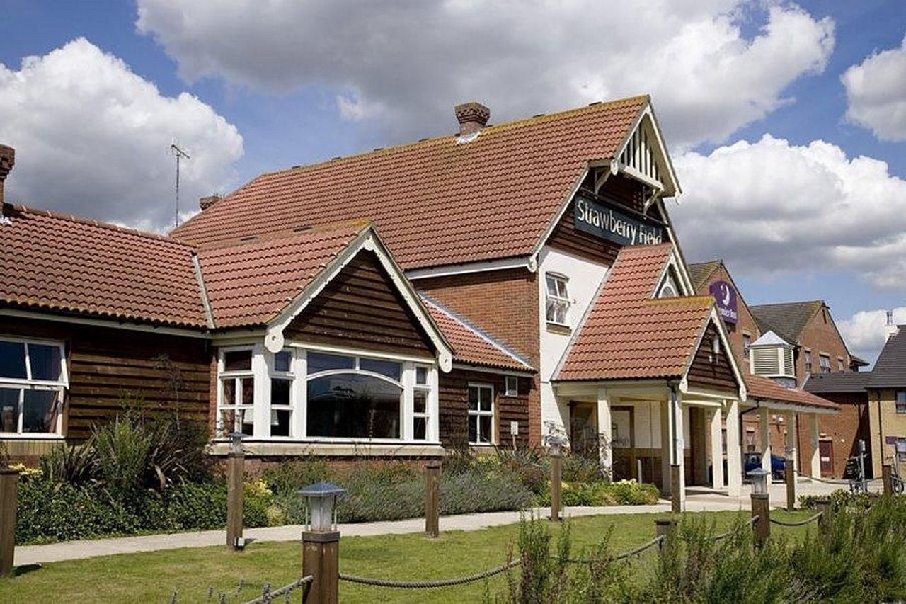 Premier Inn Premier Inn Southend Airport Exterior photo